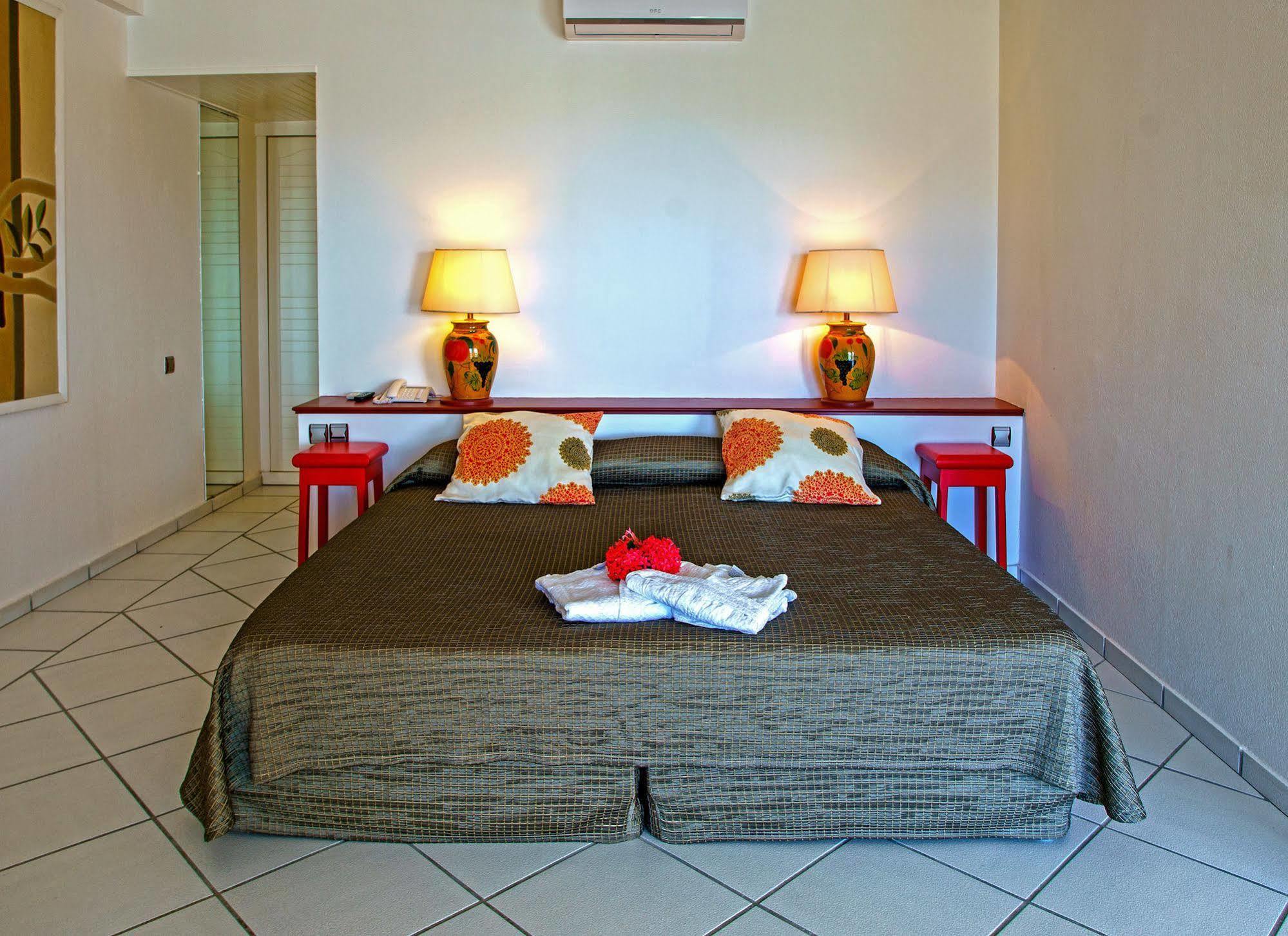 Le Domaine Anse Marcel Beach Resort Bagian luar foto